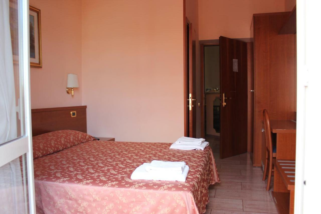 Alex City Inn III Рим Экстерьер фото