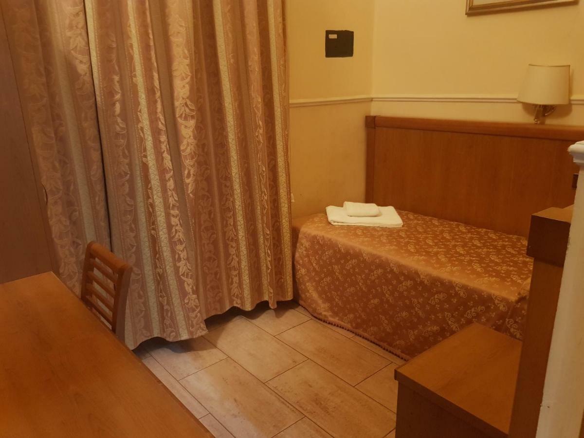 Alex City Inn III Рим Экстерьер фото